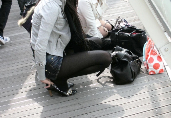 ショートパンツの下にパンストやタイツを穿いてる女の子のエロ画像! 170 ショートパンツの下にパンストやタイツを穿いてる女の子のエロ画像! 169 img 69a6c9b251955