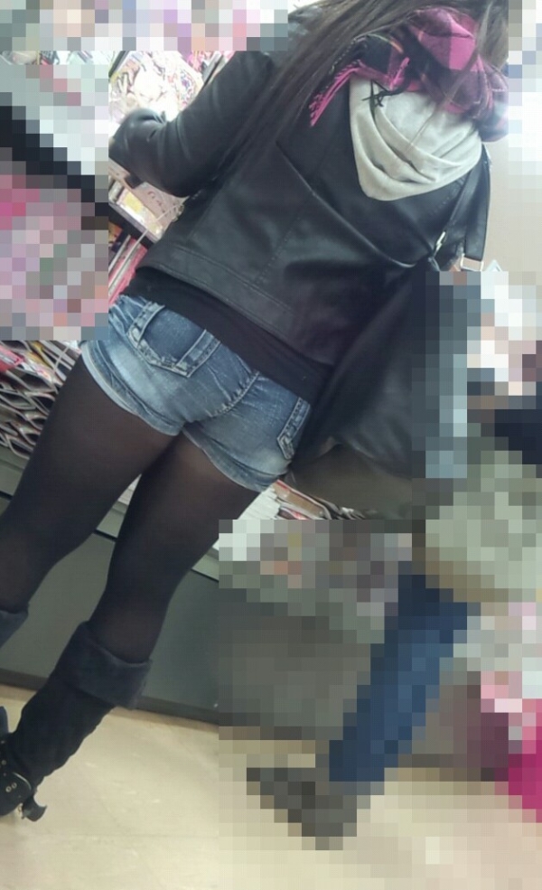 ショートパンツの下にパンストやタイツを穿いてる女の子のエロ画像! 212 ショートパンツの下にパンストやタイツを穿いてる女の子のエロ画像! 211 img 69a6c9b57388a