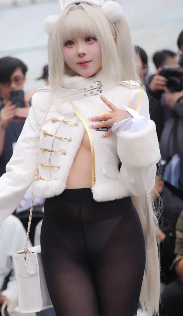 透けパン仕様コスプレイヤーのエロ画像 12 透けパン仕様コスプレイヤーのエロ画像 11 img 69b62af6a82ab