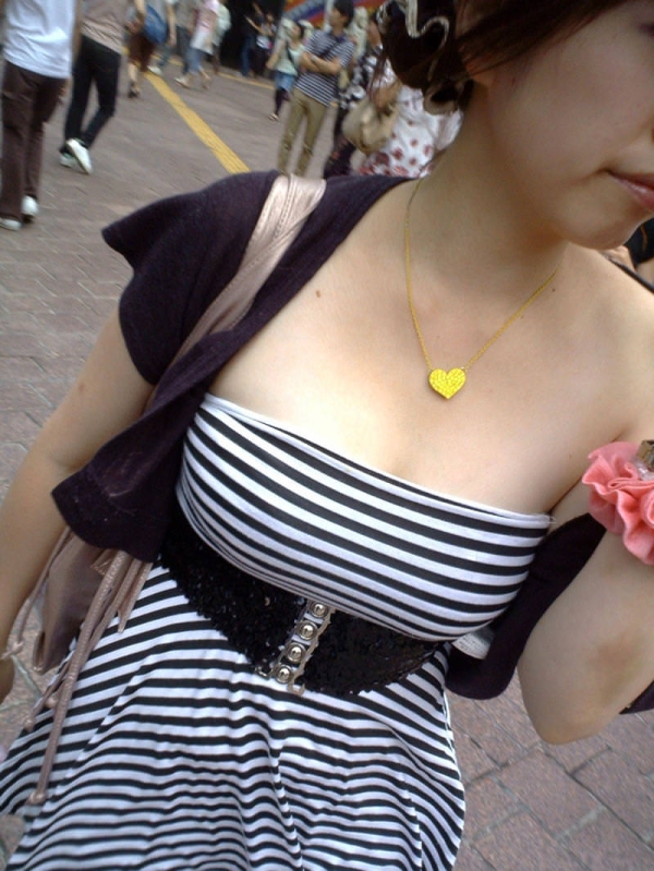 いつでも見放題の素人の街撮り着衣おっぱい画像 | 素人エロ画像やったる夫 30 いつでも見放題の素人の街撮り着衣おっぱい画像 | 素人エロ画像やったる夫 29 img 69b7ecf415d53