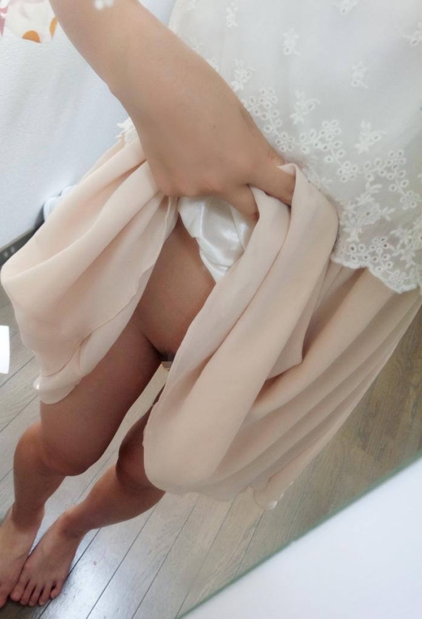 下半身晒しの自撮りエロ画像 44 下半身晒しの自撮りエロ画像 43 img 69b8ce0264e68