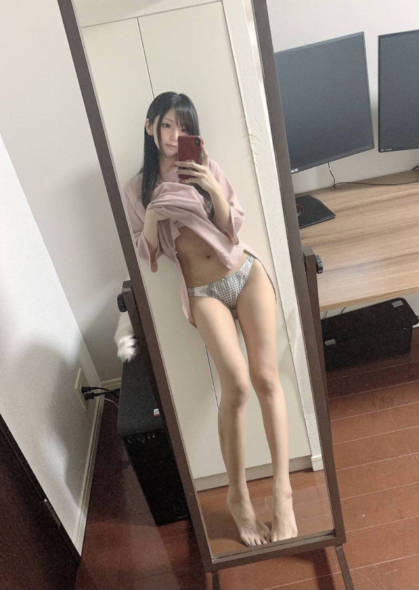 下半身晒しの自撮りエロ画像 86 下半身晒しの自撮りエロ画像 85 img 69b8ce12c7317