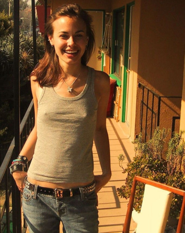 ノーブラタンクトップで乳首が目立ってる外国人さんのエロ画像! 184 ノーブラタンクトップで乳首が目立ってる外国人さんのエロ画像! 183 img 69bd16d4b75db