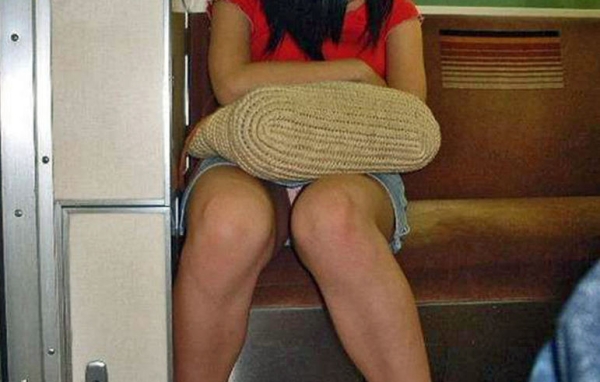 電車で正面に座った女の子がパンチラしてるラッキーエロ画像! 284 電車で正面に座った女の子がパンチラしてるラッキーエロ画像! 283 img 69bd32e851e81