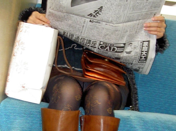 電車で正面に座った女の子がパンチラしてるラッキーエロ画像! 288 電車で正面に座った女の子がパンチラしてるラッキーエロ画像! 287 img 69bd32e879768