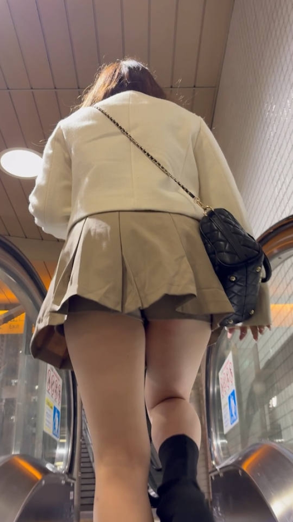 今時ミニスカ女子大生画像集 20 今時ミニスカ女子大生画像集 19 img 69bd4f1eed93f