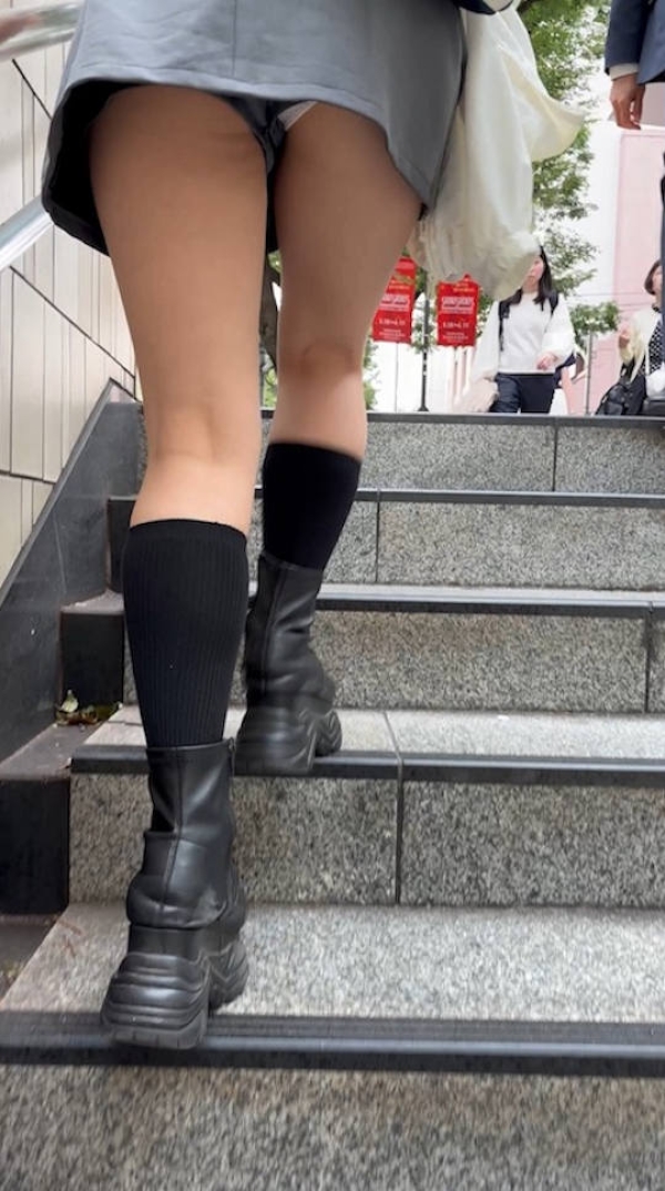 今時ミニスカ女子大生画像集 42 今時ミニスカ女子大生画像集 41 img 69bd4f26cc396