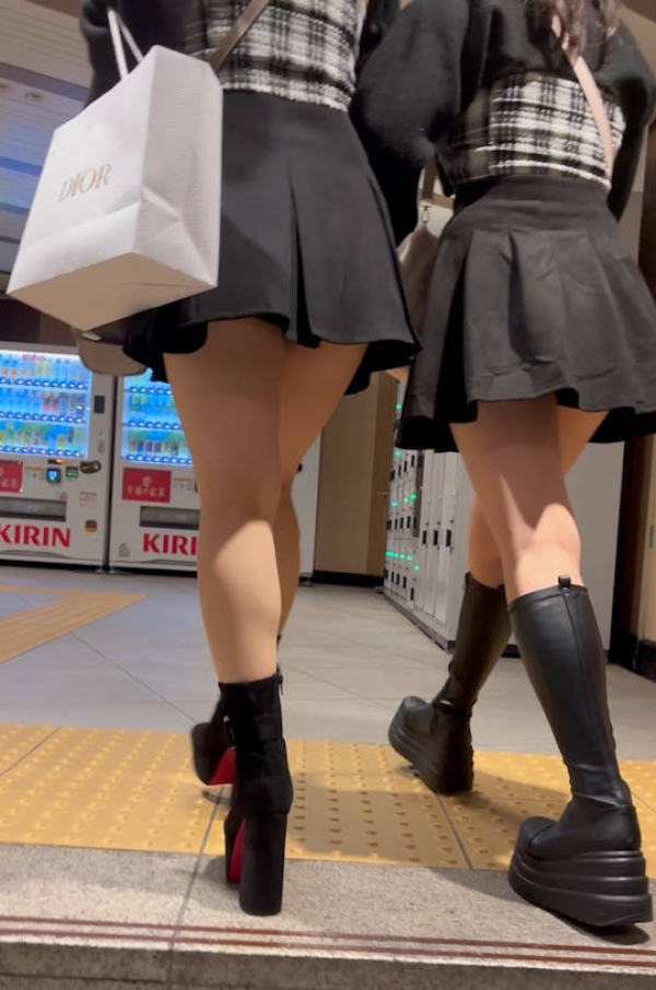 今時ミニスカ女子大生画像集 60 今時ミニスカ女子大生画像集 59 img 69bd4f2d360ae