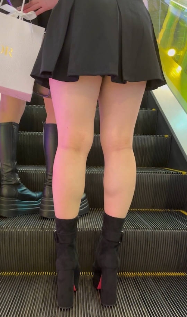 今時ミニスカ女子大生画像集 62 今時ミニスカ女子大生画像集 61 img 69bd4f2ddfbc7