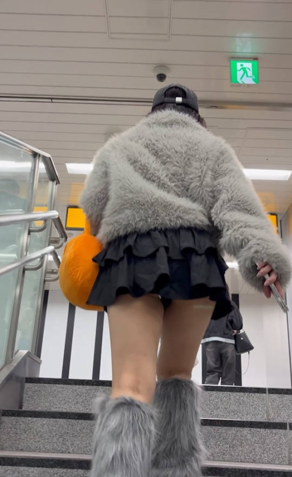 今時ミニスカ女子大生画像集 98 今時ミニスカ女子大生画像集 97 img 69bd4f3a7d167