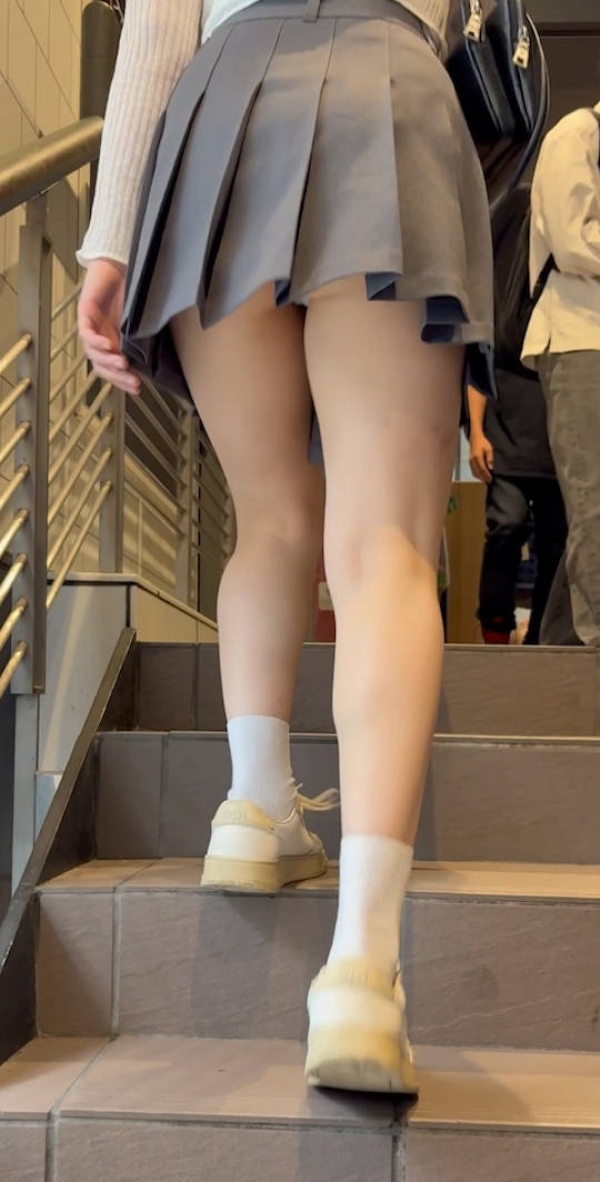 今時ミニスカ女子大生画像集 112 今時ミニスカ女子大生画像集 111 img 69bd4f3f717f7