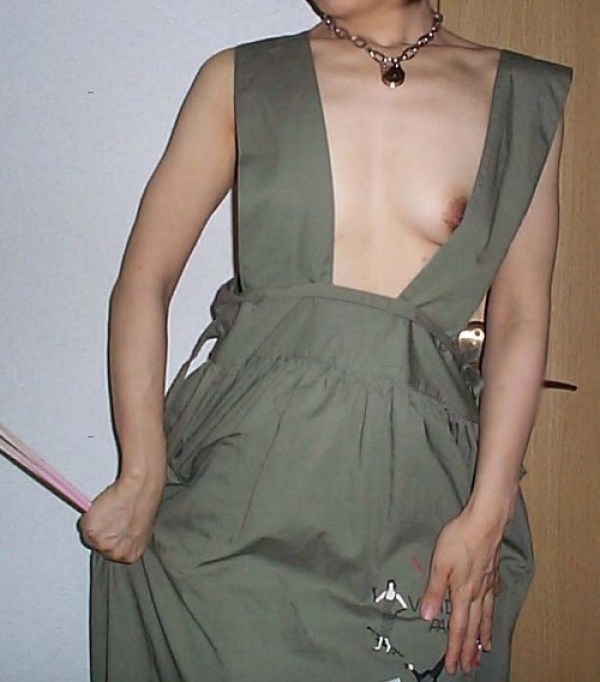 熟女が裸エプロン姿になってるエロ画像!奥さんなのか家政婦なのかw 200 熟女が裸エプロン姿になってるエロ画像!奥さんなのか家政婦なのかw 199 img 69be84b223850