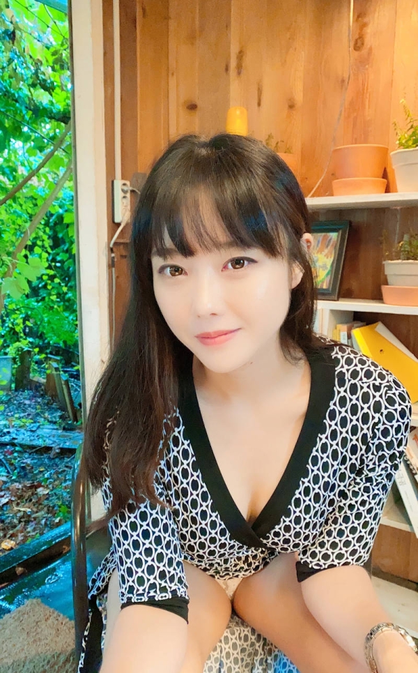 清楚系で抜くエロ画像 66 清楚系で抜くエロ画像 65 img 69c0b7168ada6