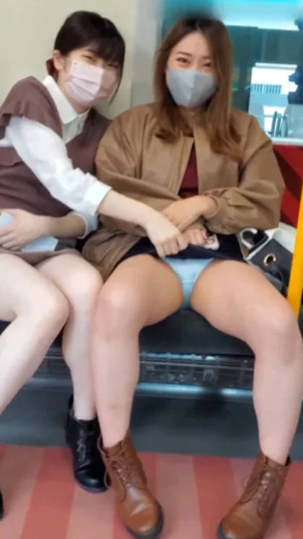 仲良し2人組のパンチラエロ画像 56 仲良し2人組のパンチラエロ画像 55 img 69c3e69dd925a