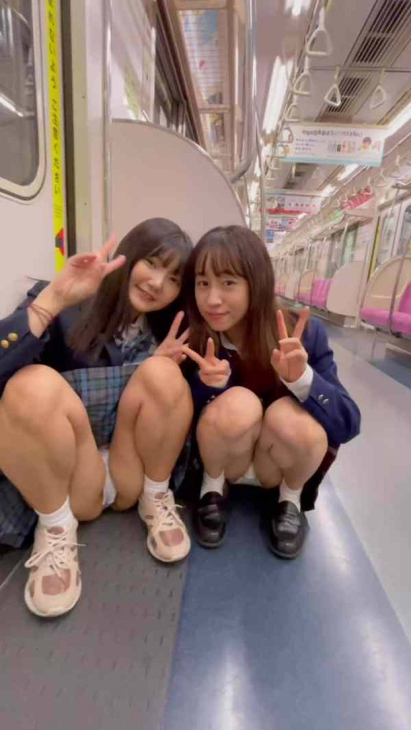 仲良し2人組のパンチラエロ画像 62 仲良し2人組のパンチラエロ画像 61 img 69c3e69fd13fb