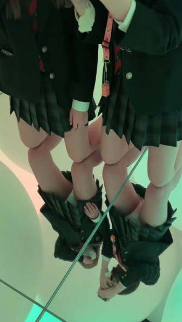 仲良し2人組のパンチラエロ画像 112 仲良し2人組のパンチラエロ画像 111 img 69c3e6b1b5b32