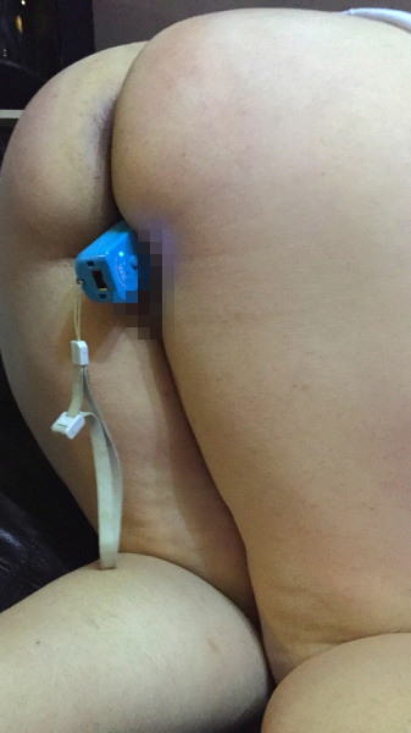 ゲームのコントローラーをおまんこに入れてる女の子のエロ画像! 76 ゲームのコントローラーをおまんこに入れてる女の子のエロ画像! 75 img 69c651506f8d8