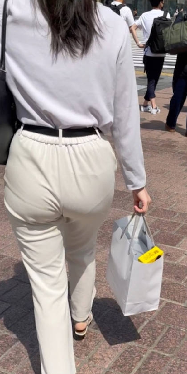 パンツOLのお尻エロ過ぎだろ画像 14 パンツOLのお尻エロ過ぎだろ画像 13 img 69c9d5572f7cf