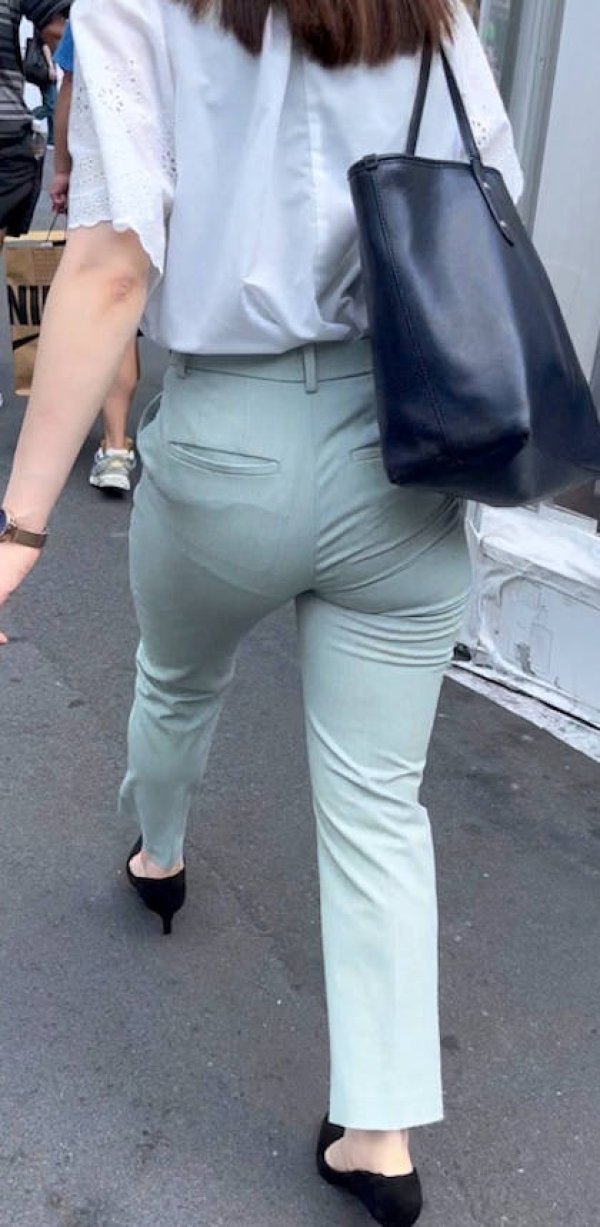 パンツOLのお尻エロ過ぎだろ画像 30 パンツOLのお尻エロ過ぎだろ画像 29 img 69c9d55cbac48
