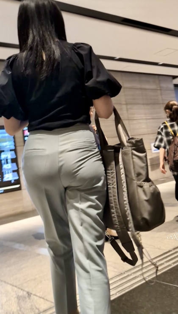 パンツOLのお尻エロ過ぎだろ画像 84 パンツOLのお尻エロ過ぎだろ画像 83 img 69c9d56dd8212