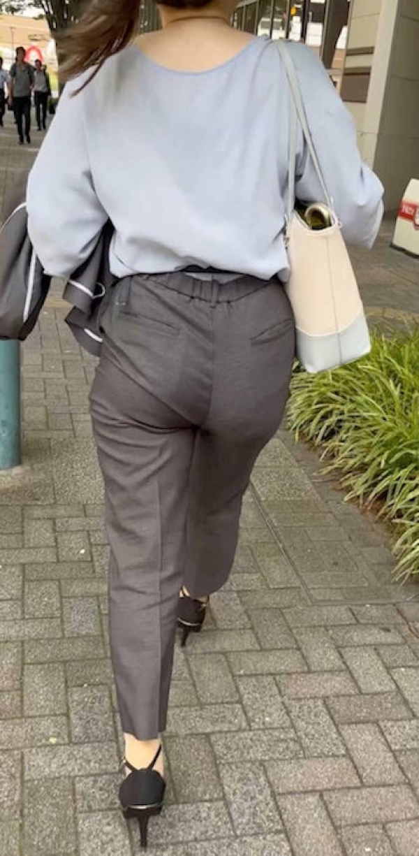 パンツOLのお尻エロ過ぎだろ画像 98 パンツOLのお尻エロ過ぎだろ画像 97 img 69c9d5728cbac