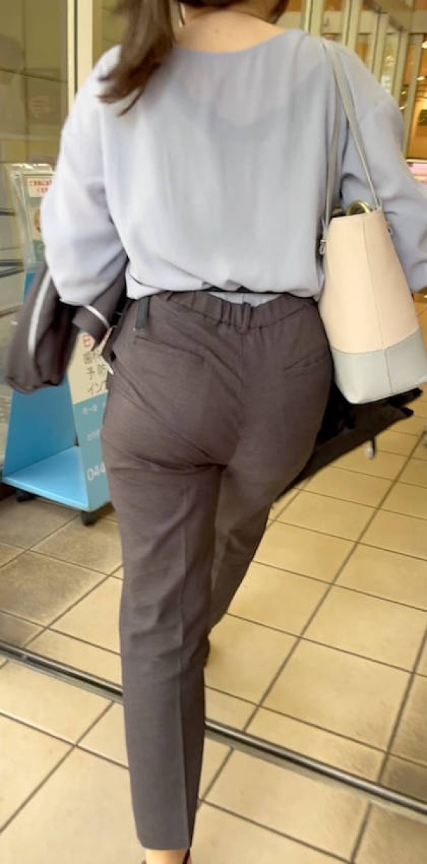 パンツOLのお尻エロ過ぎだろ画像 102 パンツOLのお尻エロ過ぎだろ画像 101 img 69c9d573c7db8