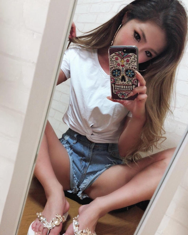 ショーパン・ホットパンツ自撮りエロ画像 24 ショーパン・ホットパンツ自撮りエロ画像 23 img 69d32bfe45494