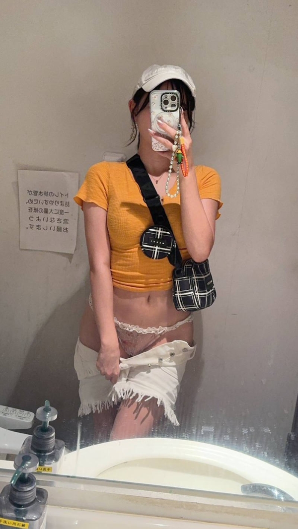 ショーパン・ホットパンツ自撮りエロ画像 110 ショーパン・ホットパンツ自撮りエロ画像 109 img 69d32c1e3a0f1