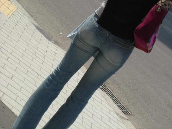 デニムの生地に浮かび上がるお尻の街撮りエロ画像 | 素人エロ画像やったる夫 46 デニムの生地に浮かび上がるお尻の街撮りエロ画像 | 素人エロ画像やったる夫 45 img 69db694d7a626