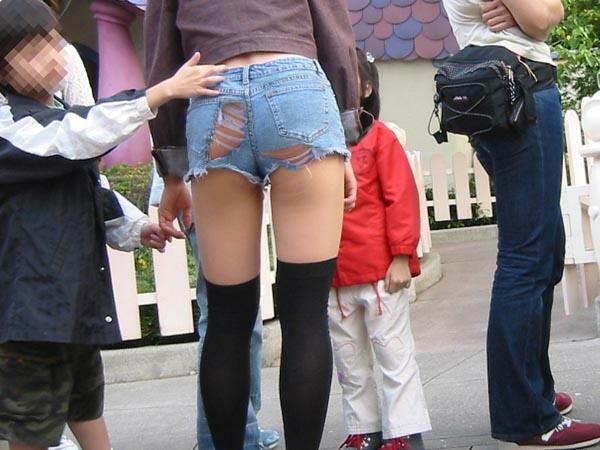 デニムの生地に浮かび上がるお尻の街撮りエロ画像 | 素人エロ画像やったる夫 54 デニムの生地に浮かび上がるお尻の街撮りエロ画像 | 素人エロ画像やったる夫 53 img 69db694dd016a