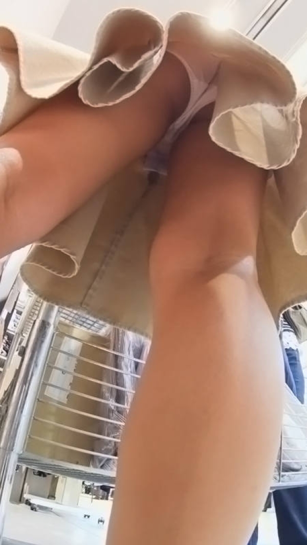 逆さ撮りからのパンチラエロ画像 - 性癖エロ画像 センギリ 40 逆さ撮りからのパンチラエロ画像 - 性癖エロ画像 センギリ 39 img 69dcf32a726a4