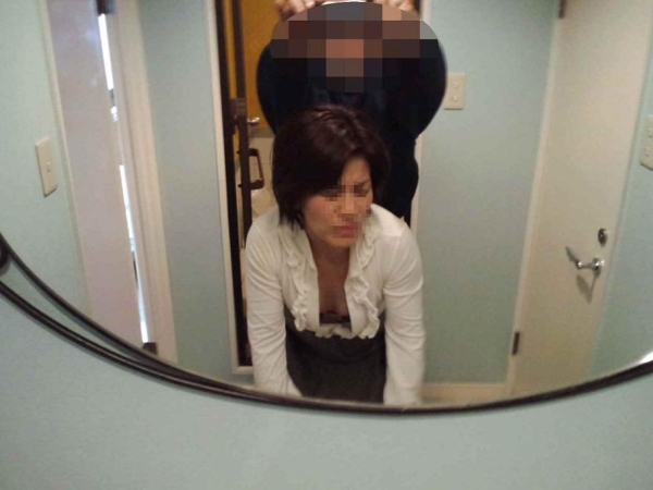 鏡前でセックスする素人カップルwwwこれ彼氏は友達に絶対見せてんだろーwww | 素人エロ画像やったる夫 6 鏡前でセックスする素人カップルwwwこれ彼氏は友達に絶対見せてんだろーwww | 素人エロ画像やったる夫 5 img 6a0b17af31fe9