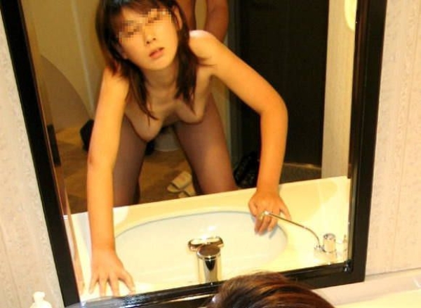 鏡前でセックスする素人カップルwwwこれ彼氏は友達に絶対見せてんだろーwww | 素人エロ画像やったる夫 34 鏡前でセックスする素人カップルwwwこれ彼氏は友達に絶対見せてんだろーwww | 素人エロ画像やったる夫 33 img 6a0b17b071fcb