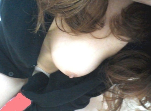 片乳片乳首だけ見せてる乳輪デカめな女の子のエロ画像! 264 片乳片乳首だけ見せてる乳輪デカめな女の子のエロ画像! 263 img 6a1c02f4bc870