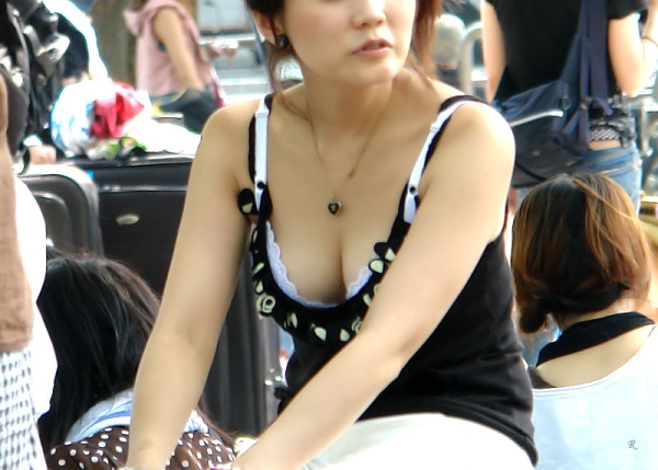 若めなお母さんのパンチラ画像!意外とエッチなの穿いてるなw 116 若めなお母さんのパンチラ画像!意外とエッチなの穿いてるなw 115 img 6a23ec6ae8ce0
