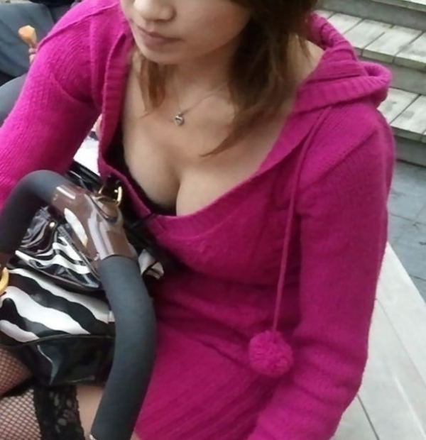 若めなお母さんのパンチラ画像!意外とエッチなの穿いてるなw 128 若めなお母さんのパンチラ画像!意外とエッチなの穿いてるなw 127 img 6a23ec6b7b0c4