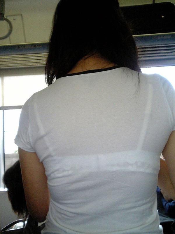 透けブラしやすい白Tシャツでお外に出ちゃった女の子のエロ画像! 226 透けブラしやすい白Tシャツでお外に出ちゃった女の子のエロ画像! 225 img 6a2d4286625ae