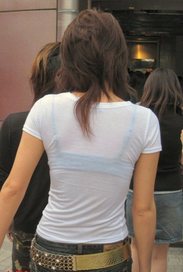 透けブラしやすい白Tシャツでお外に出ちゃった女の子のエロ画像! 236 透けブラしやすい白Tシャツでお外に出ちゃった女の子のエロ画像! 235 img 6a2d4286ec878