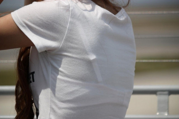 透けブラしやすい白Tシャツでお外に出ちゃった女の子のエロ画像! 246 透けブラしやすい白Tシャツでお外に出ちゃった女の子のエロ画像! 245 img 6a2d428779b77