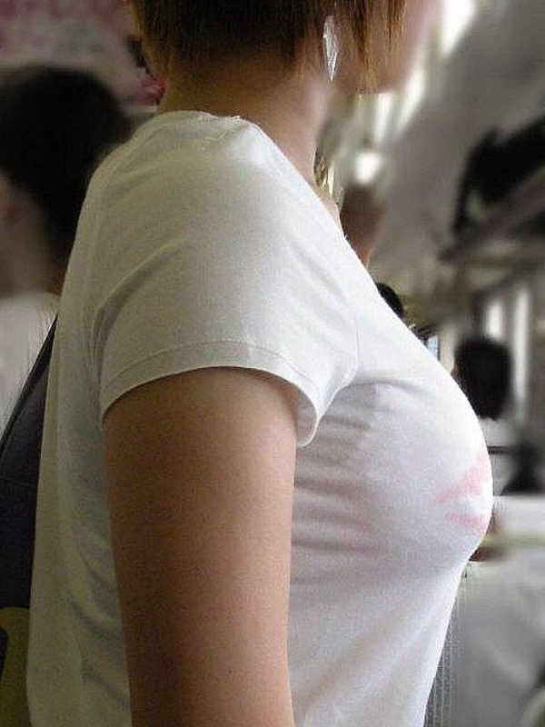透けブラしやすい白Tシャツでお外に出ちゃった女の子のエロ画像! 260 透けブラしやすい白Tシャツでお外に出ちゃった女の子のエロ画像! 259 img 6a2d428845418
