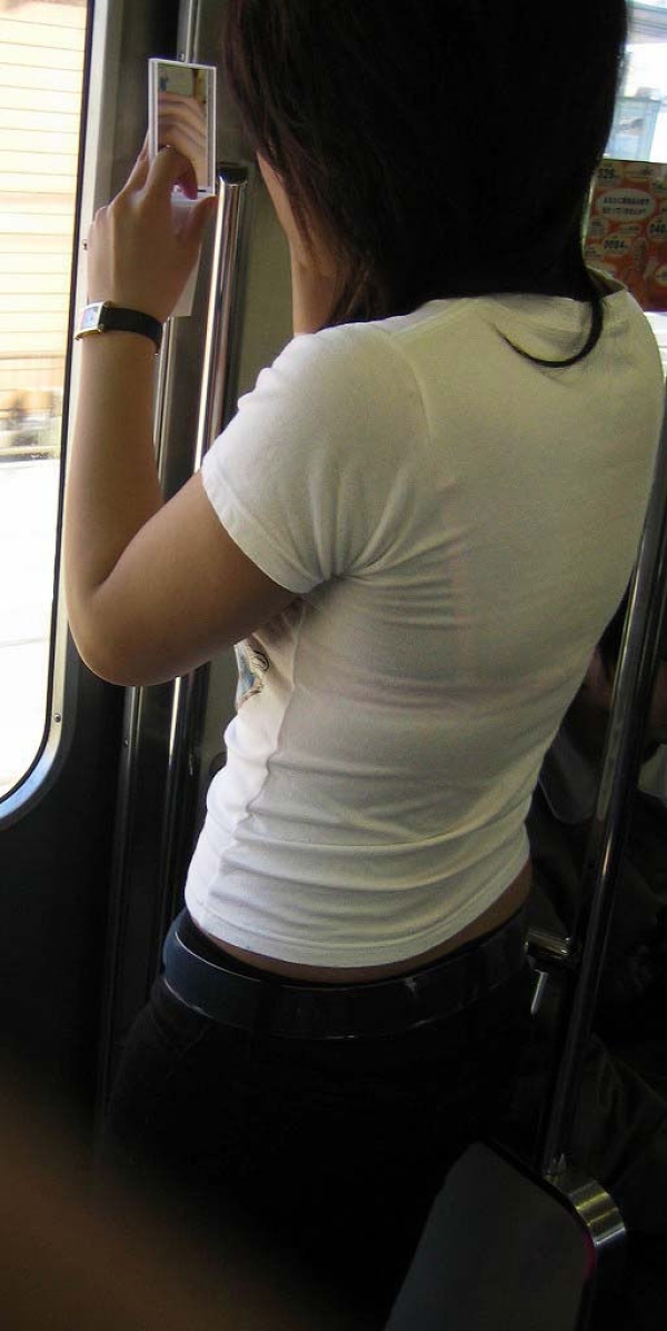 透けブラしやすい白Tシャツでお外に出ちゃった女の子のエロ画像! 284 透けブラしやすい白Tシャツでお外に出ちゃった女の子のエロ画像! 283 img 6a2d428998283