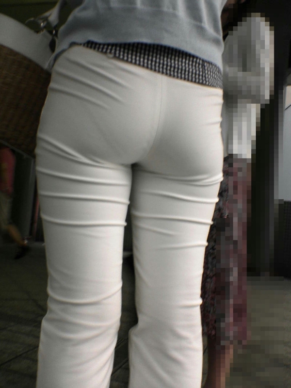 ピチピチのズボンを穿いてパンツ透けてる女の子のエロ画像! 234 ピチピチのズボンを穿いてパンツ透けてる女の子のエロ画像! 233 img 6a313799b478b