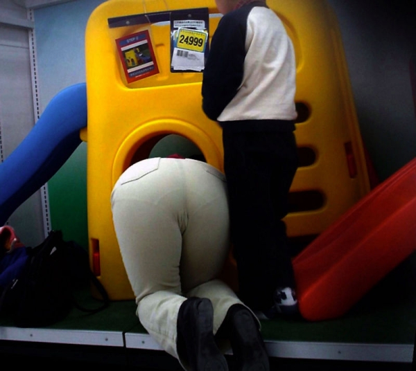ピチピチのズボンを穿いてパンツ透けてる女の子のエロ画像! 256 ピチピチのズボンを穿いてパンツ透けてる女の子のエロ画像! 255 img 6a31379b053e8