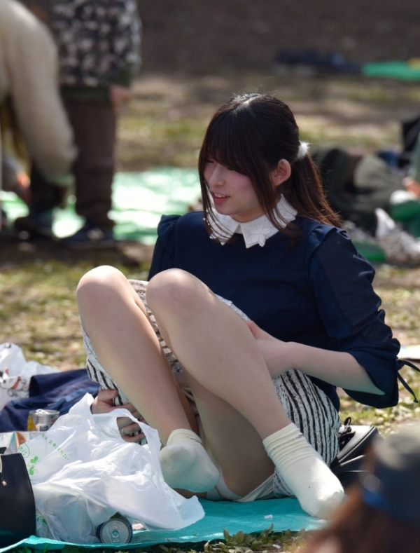 花見の席で絶対チラチラ見ちゃう様なパンチラしてる素人女子wwwwwwwwww | 素人エロ画像やったる夫 16 花見の席で絶対チラチラ見ちゃう様なパンチラしてる素人女子wwwwwwwwww | 素人エロ画像やったる夫 15 img 6a326c6858e74