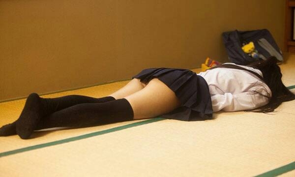 カメラにお尻を向けてうつ伏せポーズのJK画像!寝バックで入れたろか? 210 カメラにお尻を向けてうつ伏せポーズのJK画像!寝バックで入れたろか? 209 img 6a3ba6c5b4f4b