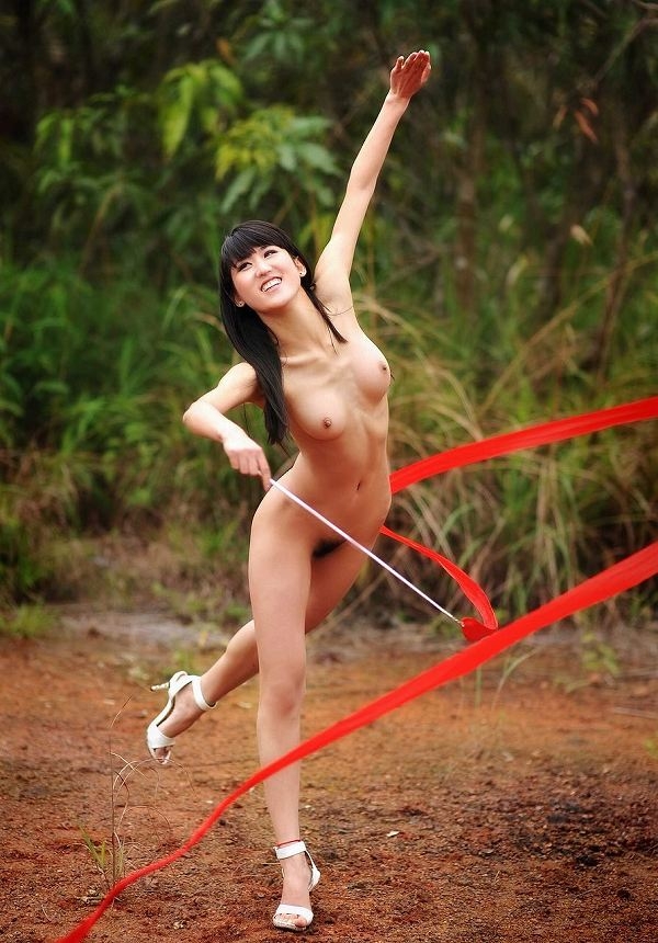なぜか全裸になってスポーツや運動をしてるヌード女性たち | エロ画像が見たいんだ! 250 なぜか全裸になってスポーツや運動をしてるヌード女性たち | エロ画像が見たいんだ! 249 img 6a466b17bedcb