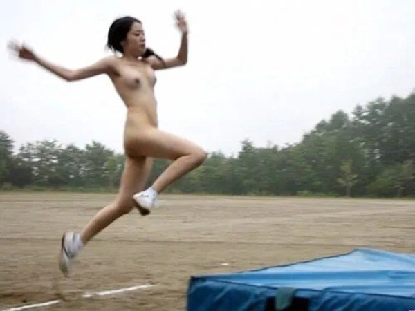 なぜか全裸になってスポーツや運動をしてるヌード女性たち | エロ画像が見たいんだ! 296 なぜか全裸になってスポーツや運動をしてるヌード女性たち | エロ画像が見たいんだ! 295 img 6a466b19f0ab1