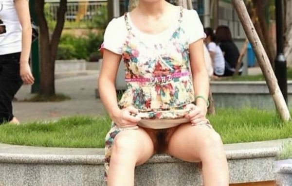 お外でスカート捲って露出プレイしてる変態女さんのエロ画像! 158 お外でスカート捲って露出プレイしてる変態女さんのエロ画像! 157 img 6a48f2a9aaa12