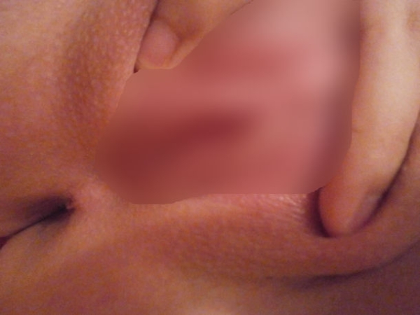 パイパンの綺麗なおまんこを広げて見せてくれる外国人さんのエロ画像! 222 パイパンの綺麗なおまんこを広げて見せてくれる外国人さんのエロ画像! 221 img 6a522c7a1ab3c