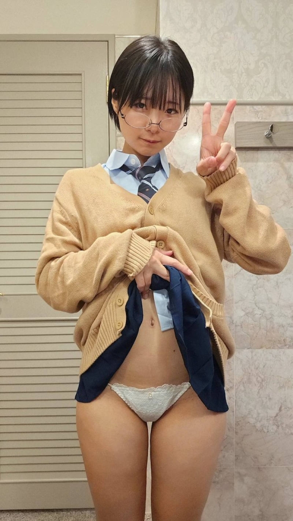 制服姿でピースしたJKのエロ画像 - 性癖エロ画像 センギリ 8 制服姿でピースしたJKのエロ画像 - 性癖エロ画像 センギリ 7 img 6a7732a829227